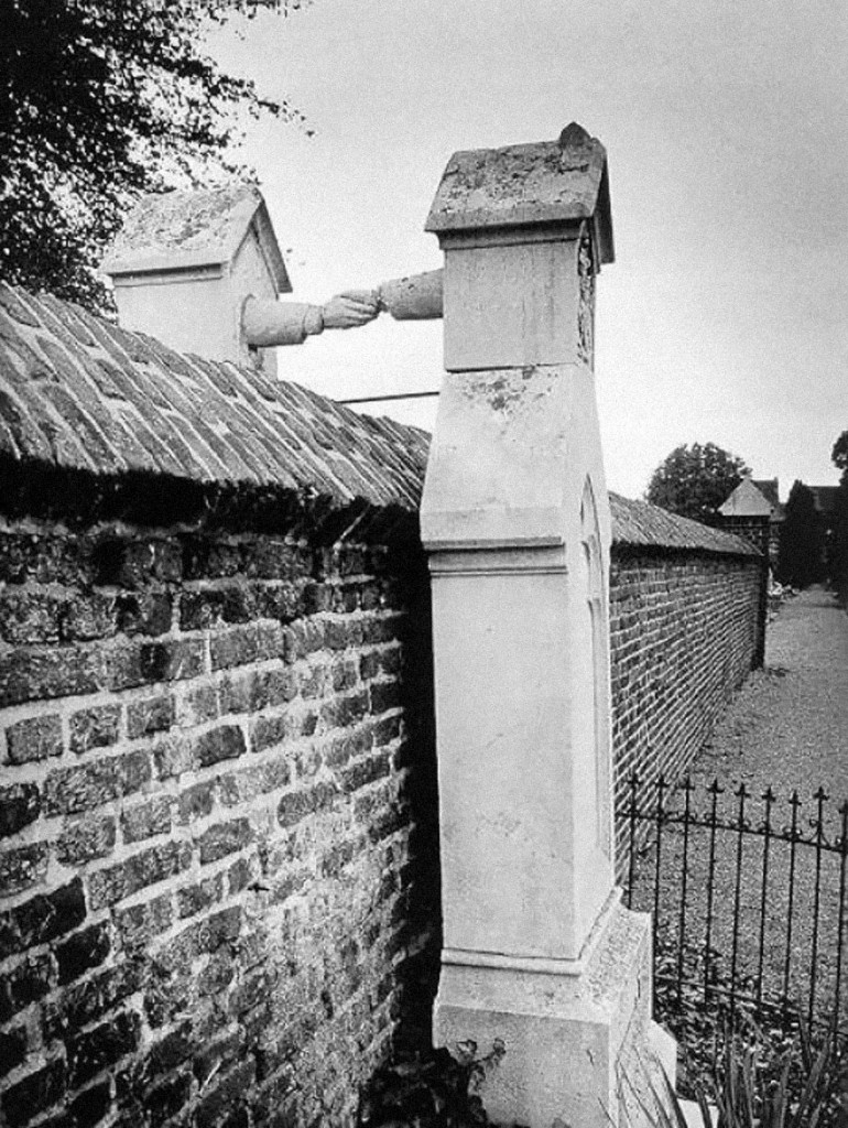 16 - Catholic Protestant Graves